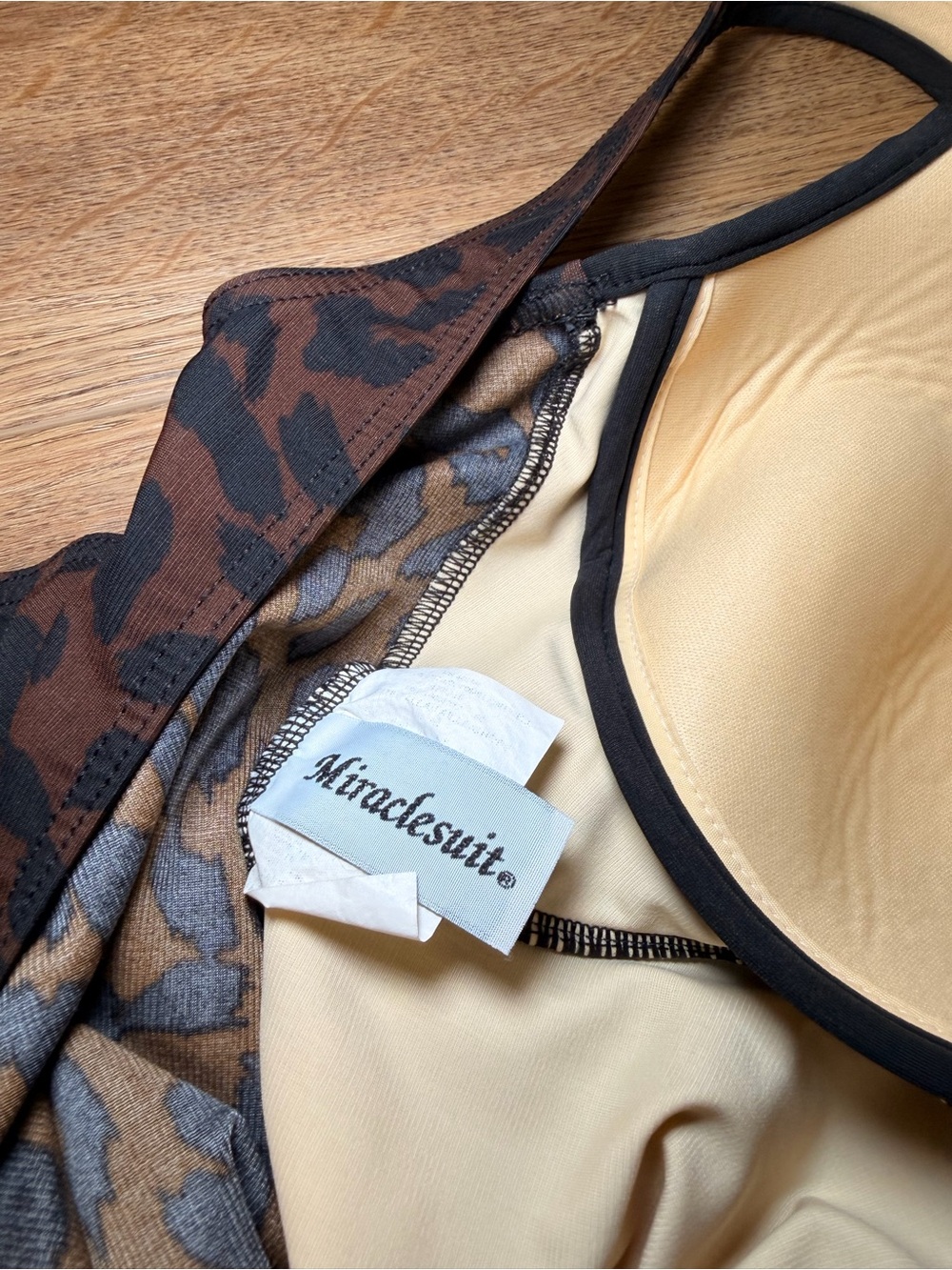 Miraclesuit Animal Print One Piece Swimsuit Medium 8 10 Underwire Tummy Control - Picture 2 of 16